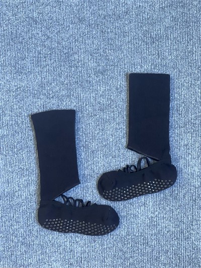 Women's strappy siren grip socks
